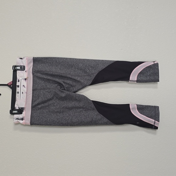 Lululemon size 6 - Picture 2 of 4